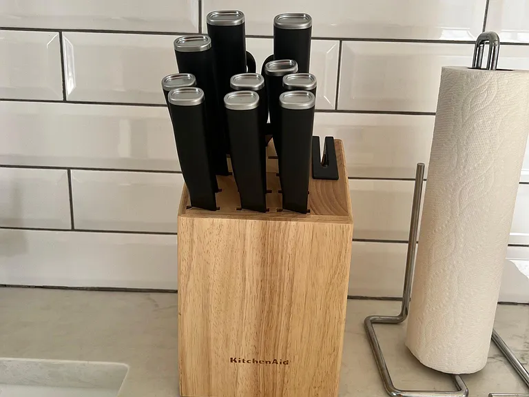 Brand new Knife block.