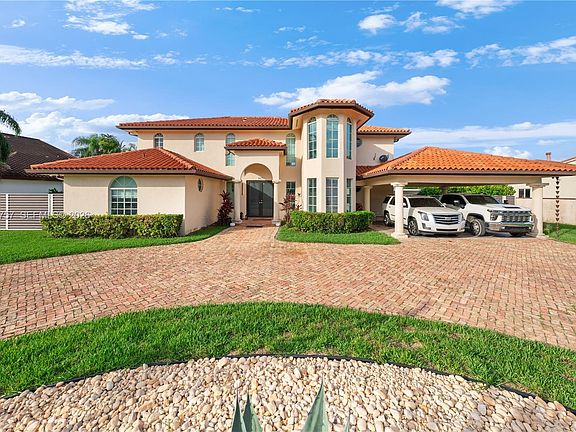 5th image of 9621 W Calusa Club Dr