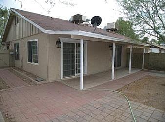2nd image of 1416 E Palmdale Dr