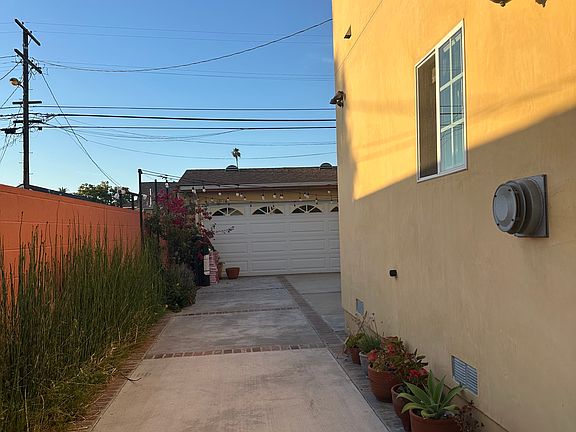 5th image of 1317 W 49th St