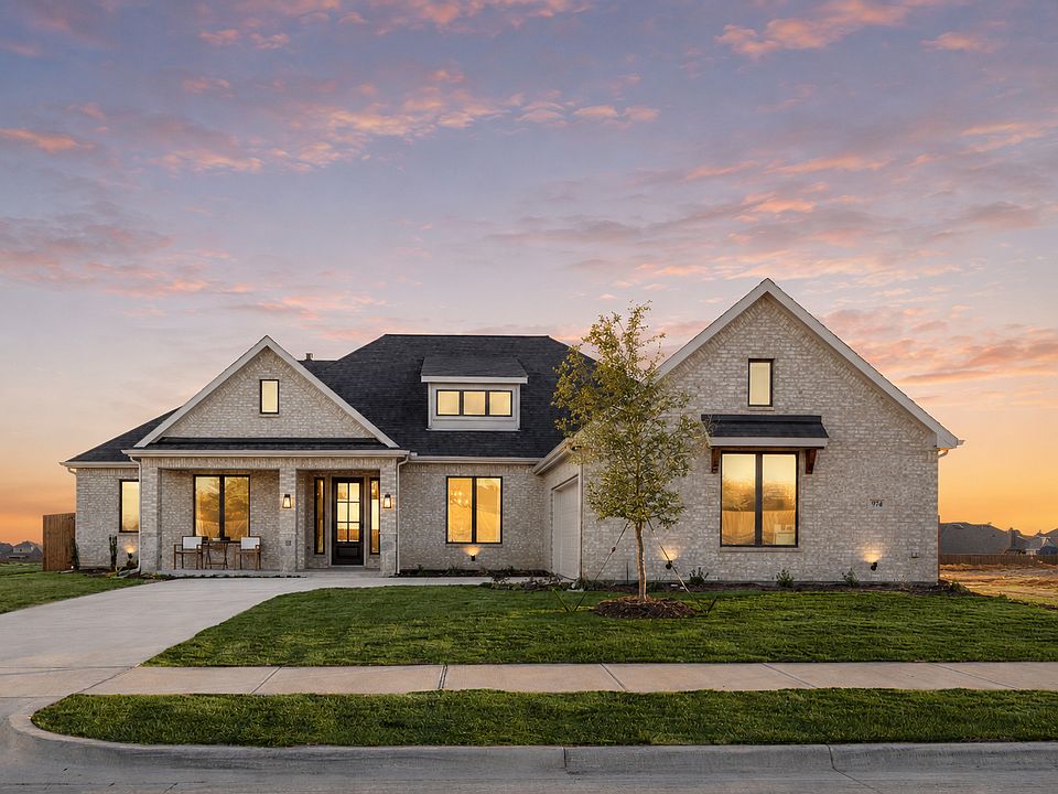 Front view of Kentsdale Farms home in DeSoto, TX by Kindred Homes