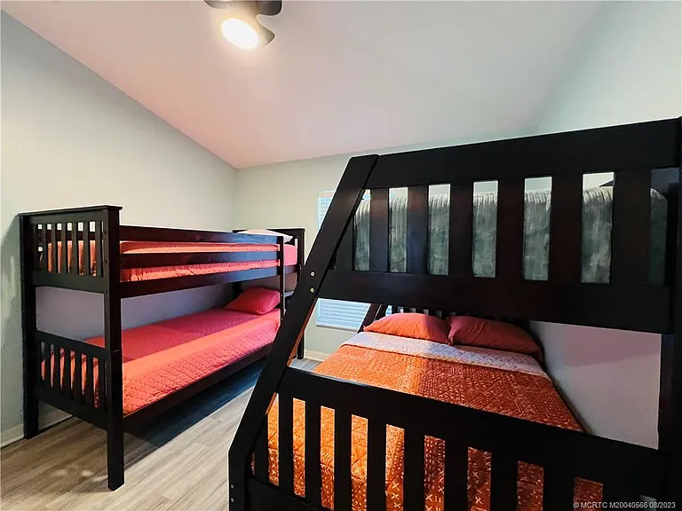1309 Carlton Ct — Photo 35