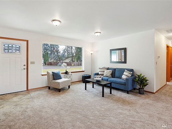 5th image of 2492 Red Spruce Dr SE
