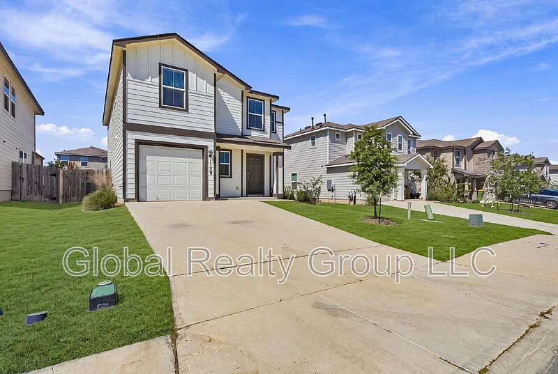 4 bed, 2.5 bath, 1839 sqft, $1,850 — Photo 2