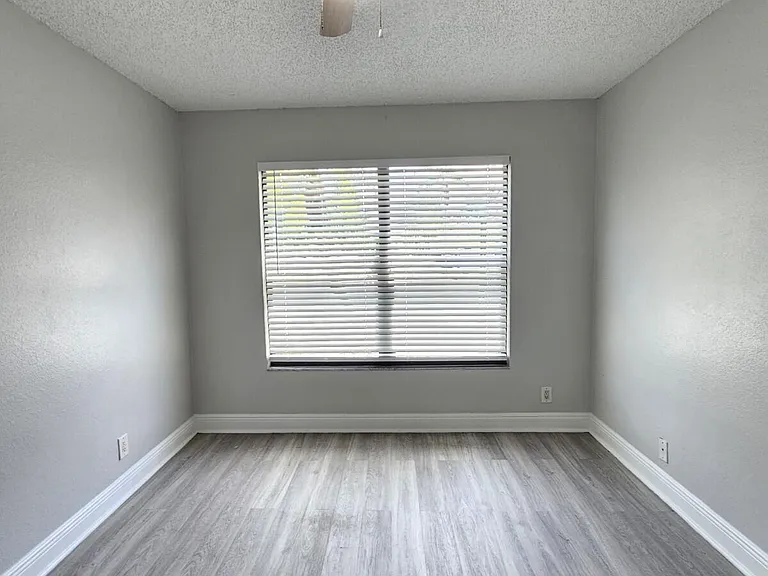 1453 Lake Crystal Dr #D — Photo 18