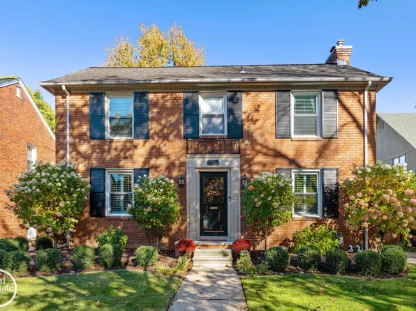 352 McKinley Ave, Grosse Pointe Farms, MI 48236