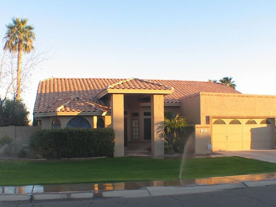 1st image of 1921 E Belmont Dr
