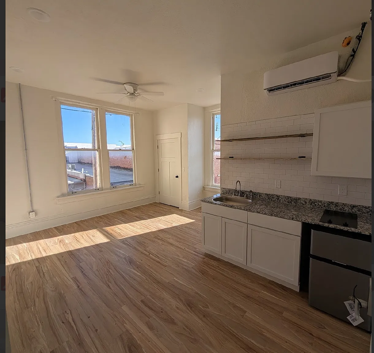 Studio, $750 — Photo 2