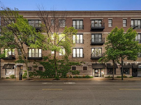 2nd image of 3443 N Lincoln Ave APT 4A