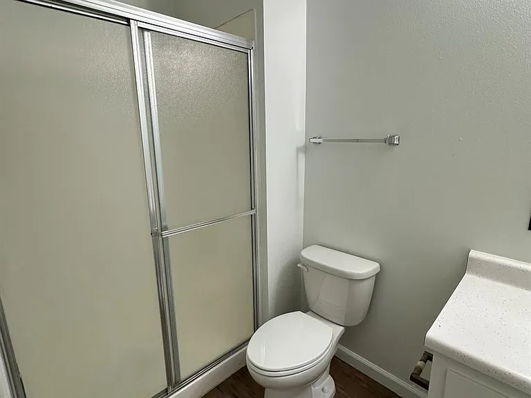 1069 Cherry Ln #D — Photo 16