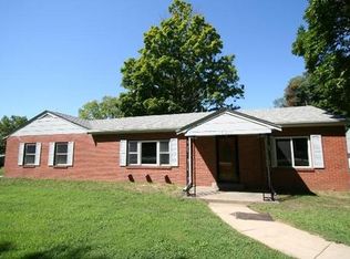 16211 Dee Mack Rd, Mackinaw, IL 61755