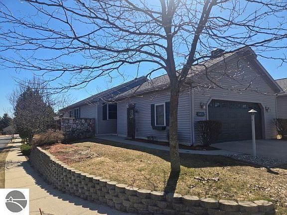 3rd image of 3801 Creekside Dr #21