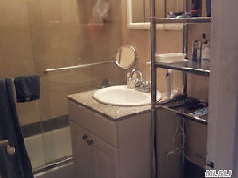 5th image of 410 E Broadway APT 5U