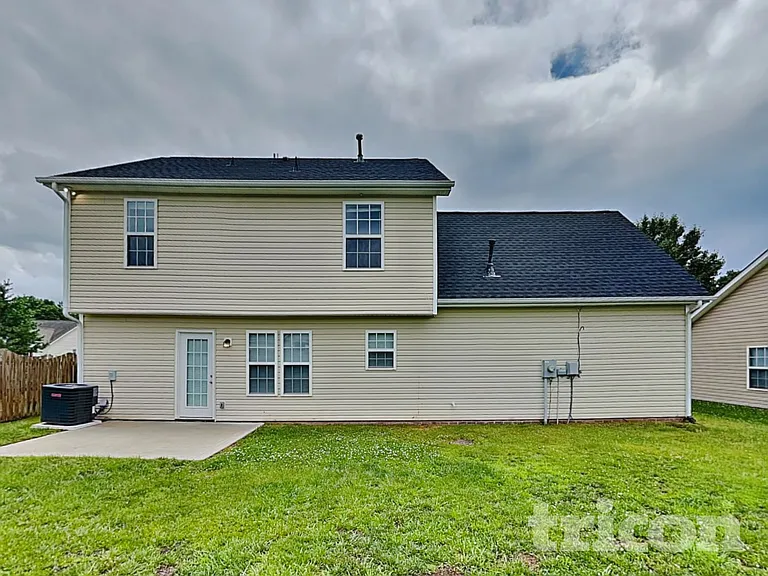 106 Newport Dr — Photo 19