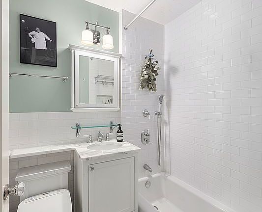 5th image of 234 W 20th St APT 2A