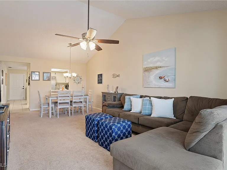 1005 SE 40th St #10 — Photo 10