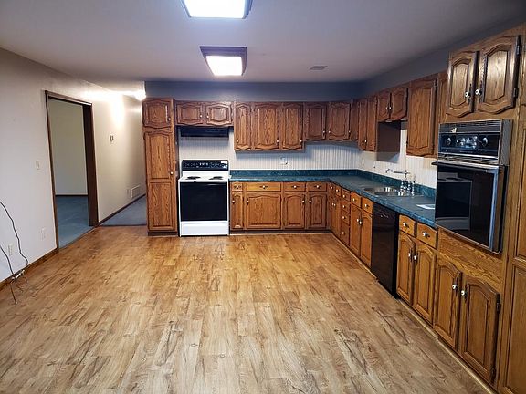 Kitchen to LR & Hallway