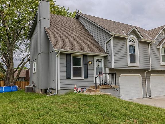 3rd image of 1420 & 1422 SE 7th Pl