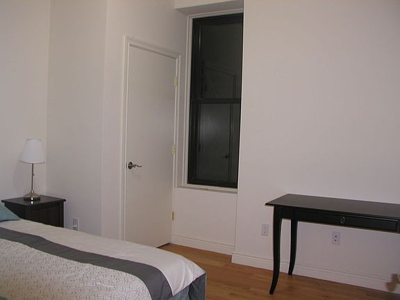 4th image of 145 E 82nd St APT 3s