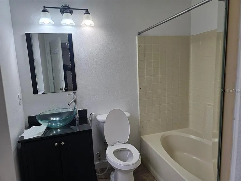 18002 Birdwater Dr — Photo 5