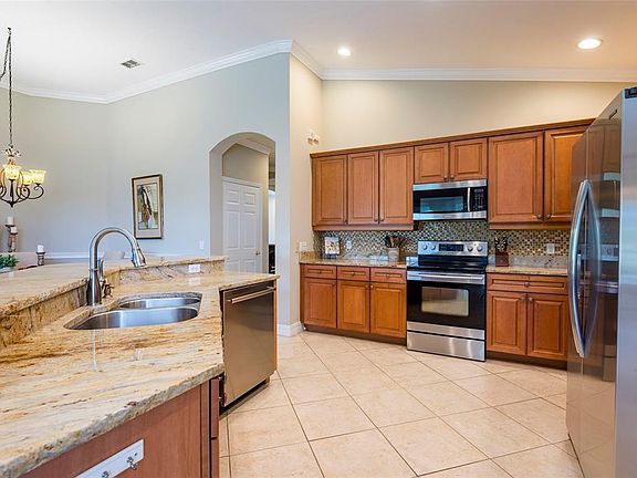 3rd image of 9453 NE DISCOVERY TERRACE #201C