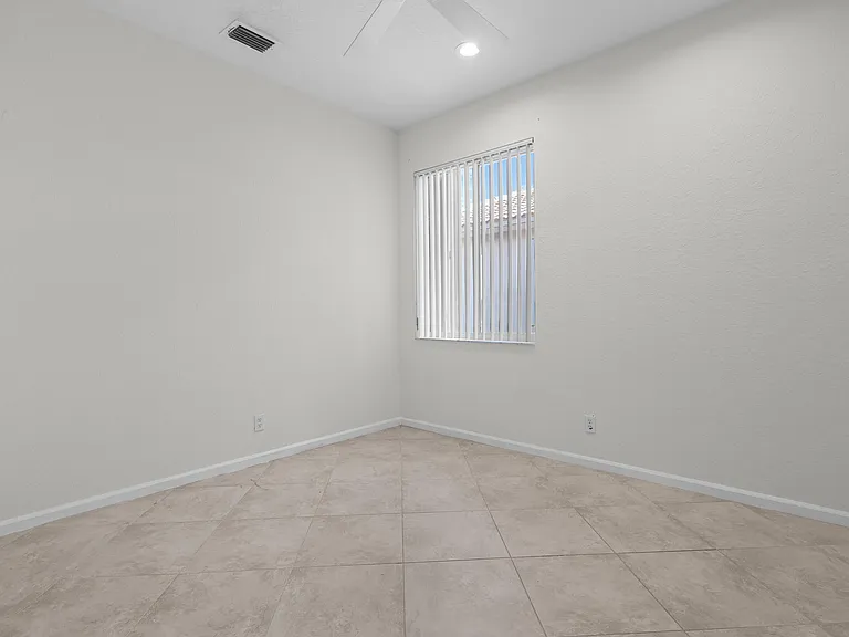7835 NW 78th Ave — Photo 15