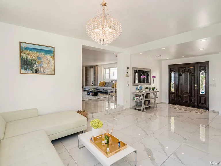 10 Beach Hill Dr — Photo 8