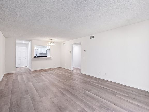 5th image of 1030 Winchester Ave #F09b5b803