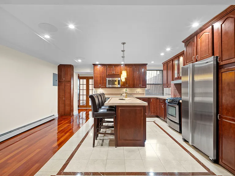 419 Hancock St #1 — Photo 8