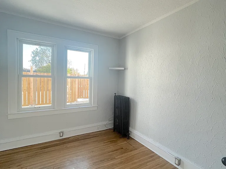 1469 Ottawa St #5 — Photo 4