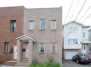 400 1/2 3rd Ave, Elizabethport, NJ 07206