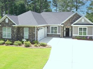 105 Musket Ln, Ninety Six, SC 29666