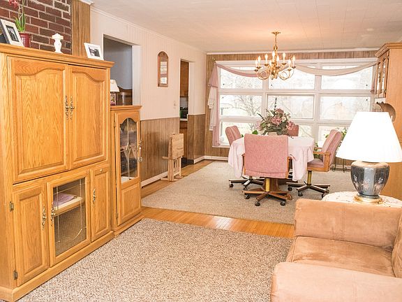 2nd image of 8460 Wehrle Dr