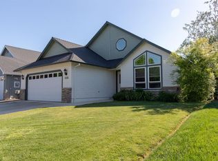 754 Spring Valley Dr, Medford, OR 97501