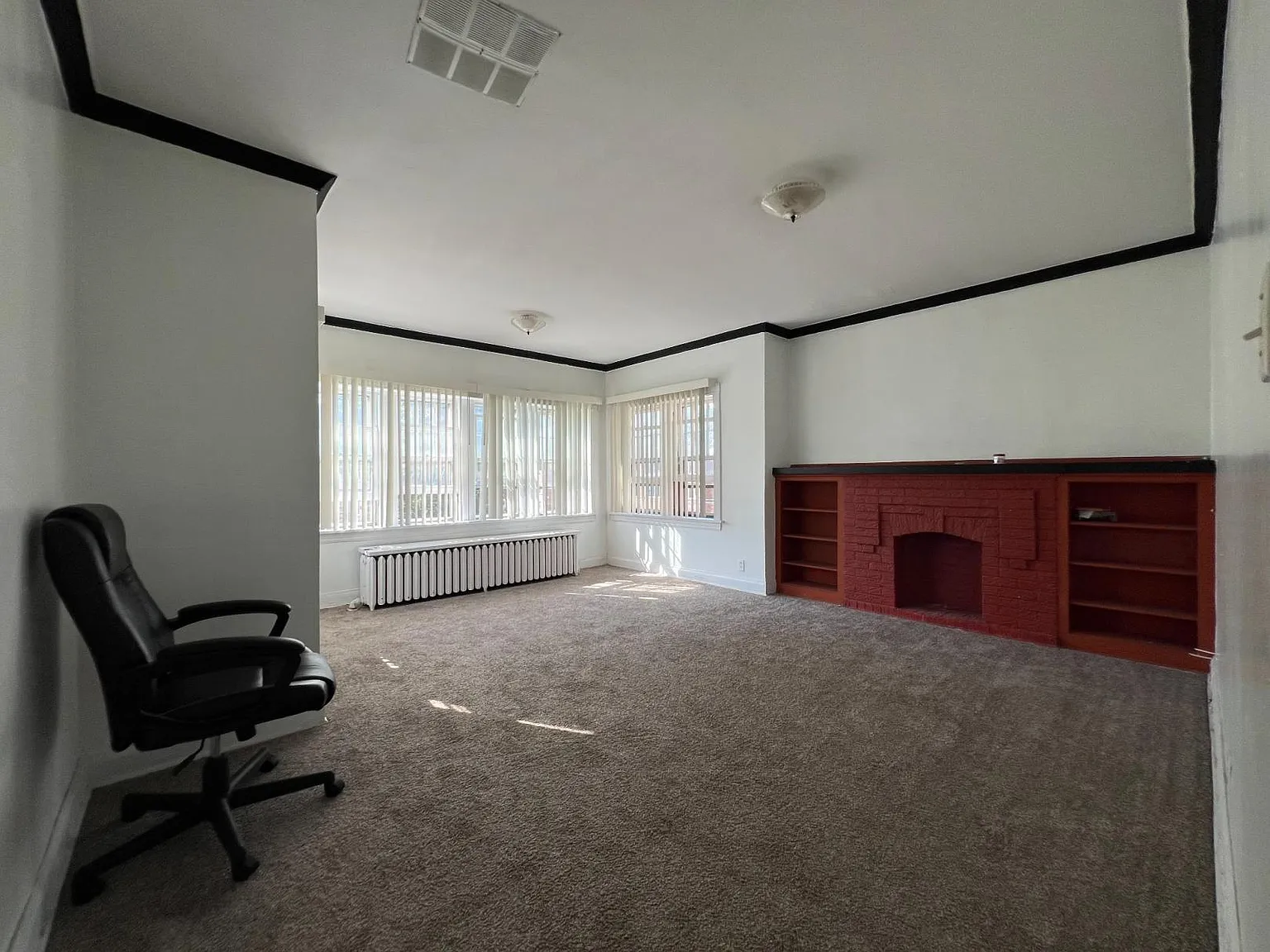 1905 Elmwood Ave — Photo 2