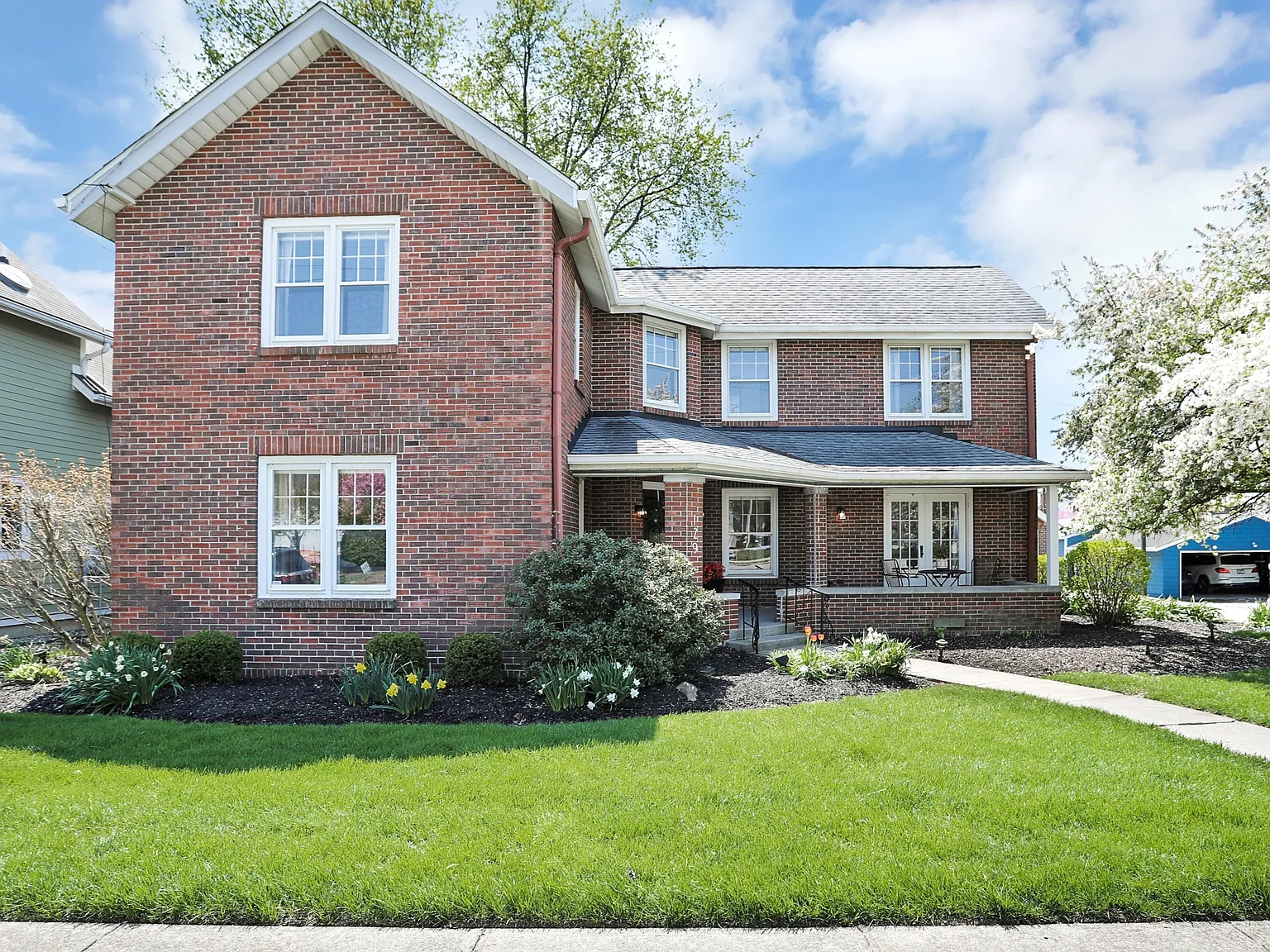 4 bed, 2.0 bath, 4708 sqft, $3,000 — Photo 1