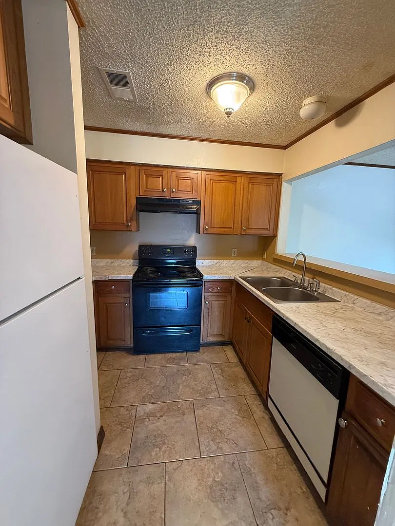 B 8207 BF — Photo 2