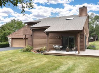 N80W13278 Fairway Ct, Menomonee Falls, WI 53051