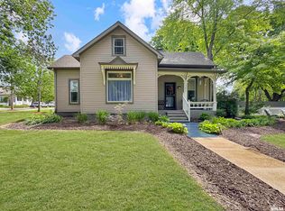 301 S Orchard St, Mackinaw, IL