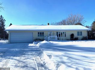 317 8th Ave NE, Roseau, MN 56751