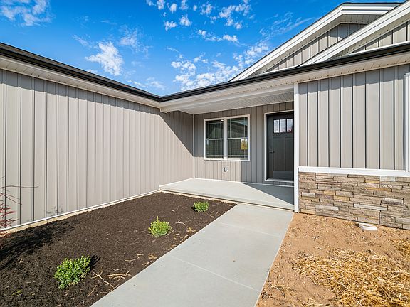4th image of 733 Marley Ln