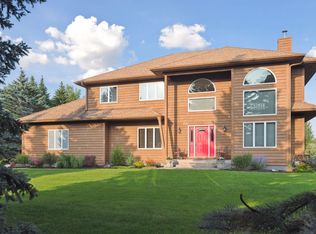 9631 Foxford Rd, Chanhassen, MN 55317