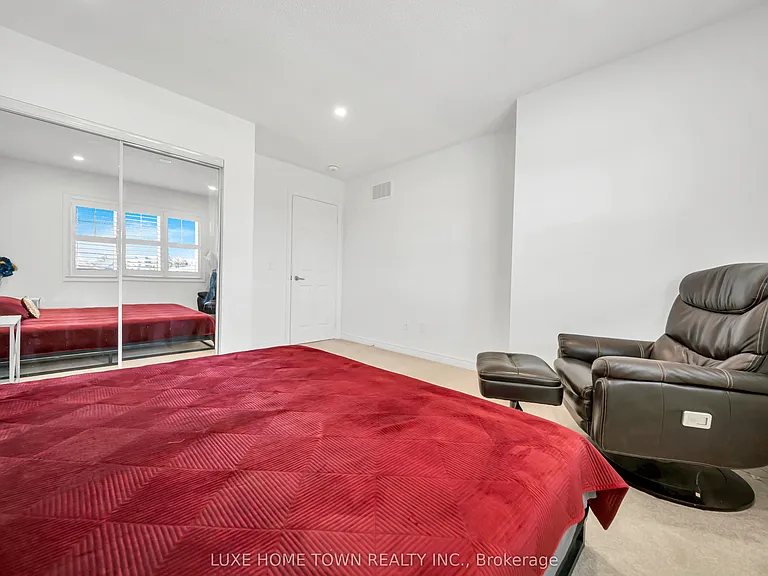 19 Findlay Way — Photo 29