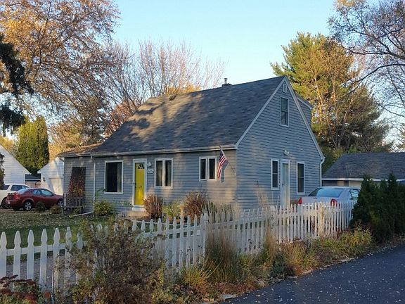 2nd image of 3792 White Bear Ave