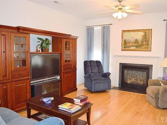 4th image of 309 Paulette Cir