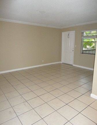 3rd image of 733 NE 7th Ave APT 3
