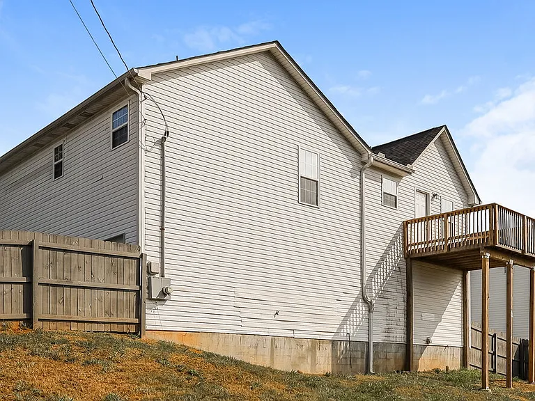 600 Sheffield Ct — Photo 16