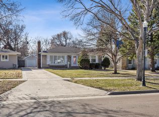 1513 10th St S, Fargo, ND 58103