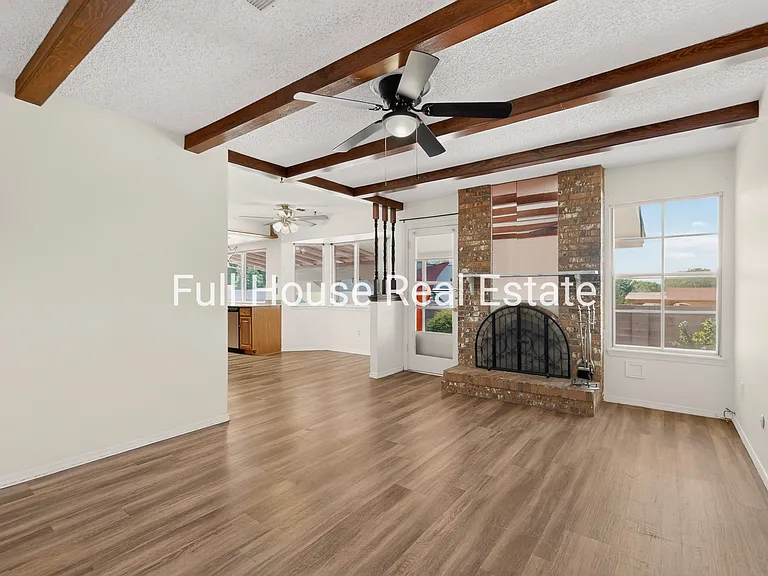 2309 Saturn Pl NE — Photo 9