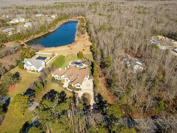 3rd image of 54 Brooks Ave